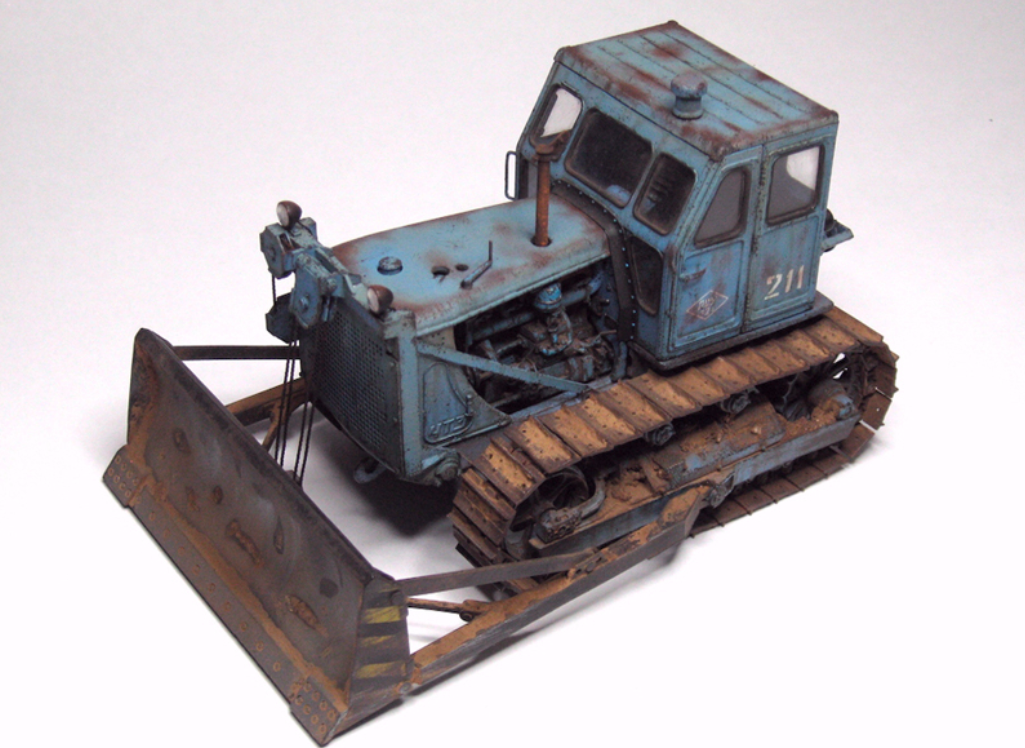 Трактор с 100 фото Tractor T-100M Red Iron Models 35017